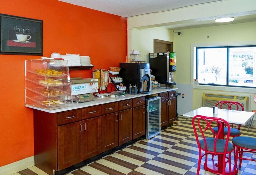 ホテル Econo Lodge Weldon  Roanoke Rapids