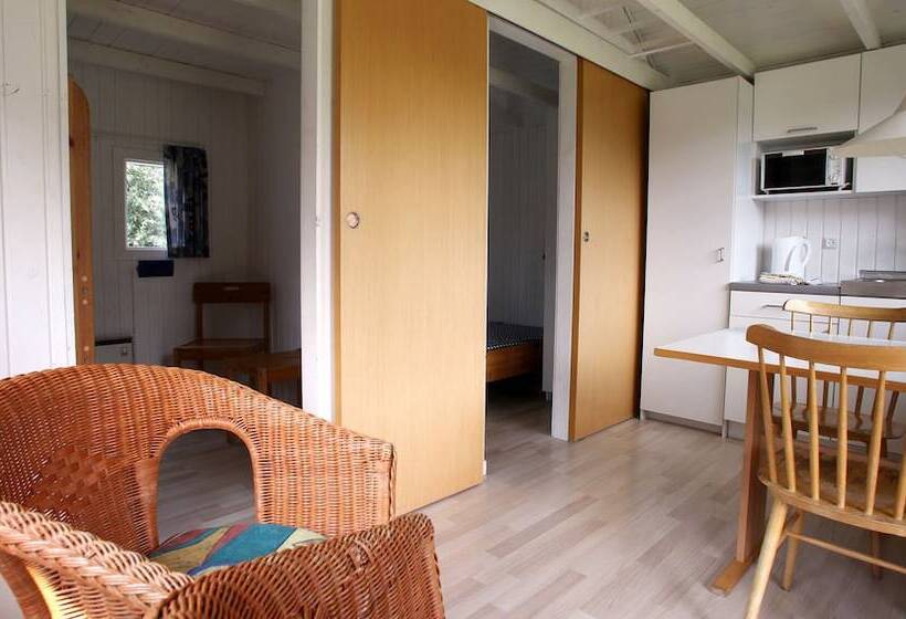 בית מלון כפרי First Camp Ajstrup Strand