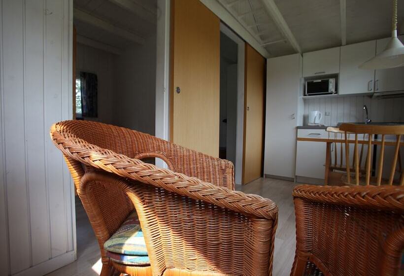 בית מלון כפרי First Camp Ajstrup Strand