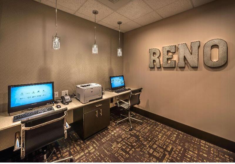 هتل Hampton Inn & Suites Reno West