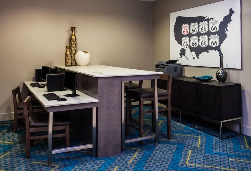 Отель Holiday Inn Express & Suites Litchfield, An Ihg