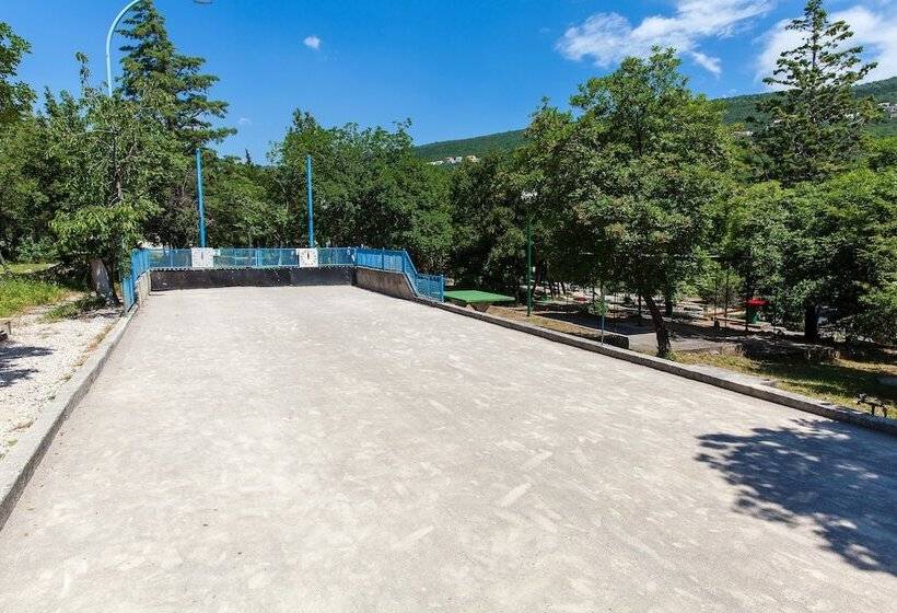 هتل Holiday Resort Kačjak