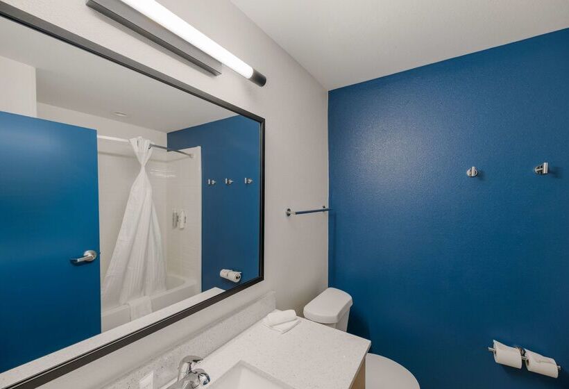 هتل Spark By Hilton Midland South