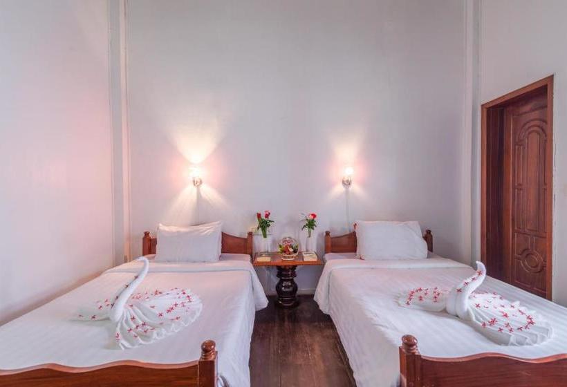 پانسیون Five Rose Siem Reap Hostel