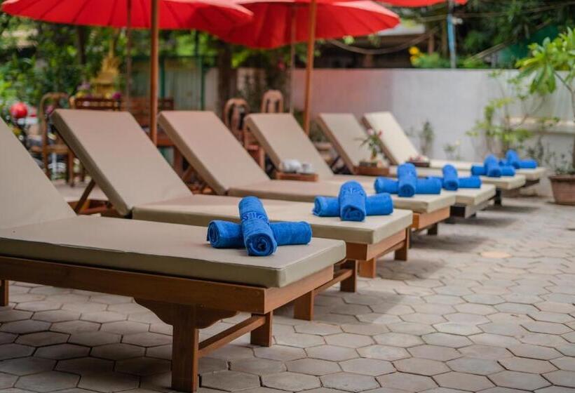 پانسیون Five Rose Siem Reap Hostel