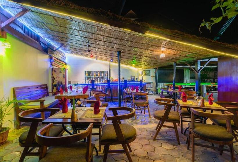 پانسیون Five Rose Siem Reap Hostel