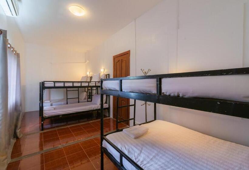 پانسیون Five Rose Siem Reap Hostel