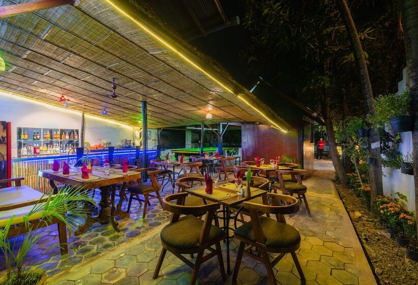 پانسیون Five Rose Siem Reap Hostel