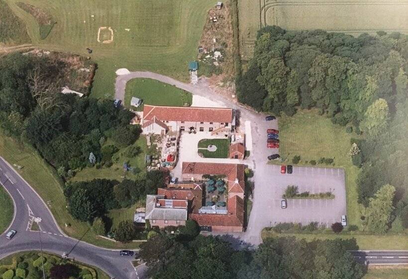 پانسیون Wolds Village