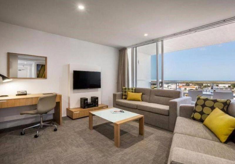 Quest Mackay On Gordon