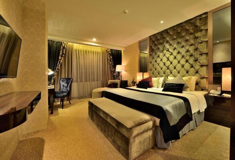 هتل Amaroossa Grande Bekasi