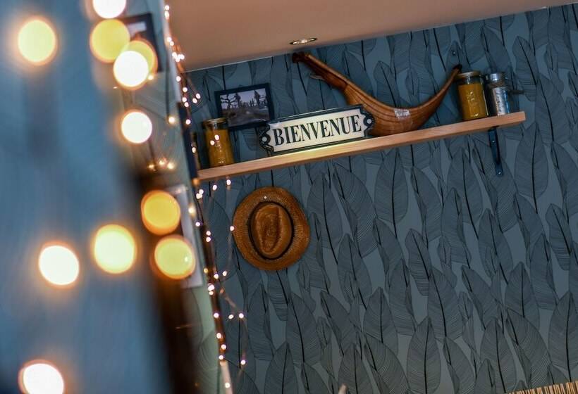 호텔 Logis Hôtel & Restaurant La Villa Bleue