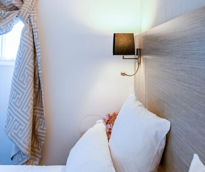 호텔 Logis Hôtel & Restaurant La Villa Bleue
