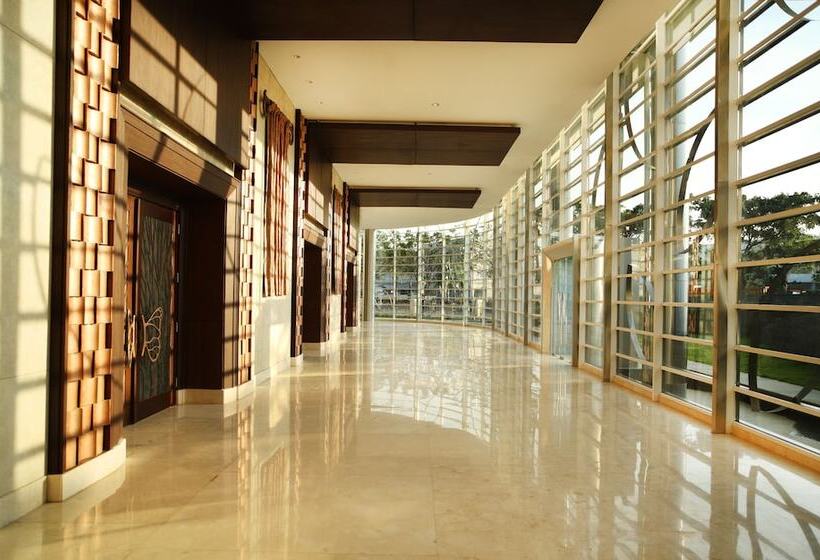 酒店 Santika Premiere Kota Harapan Indah