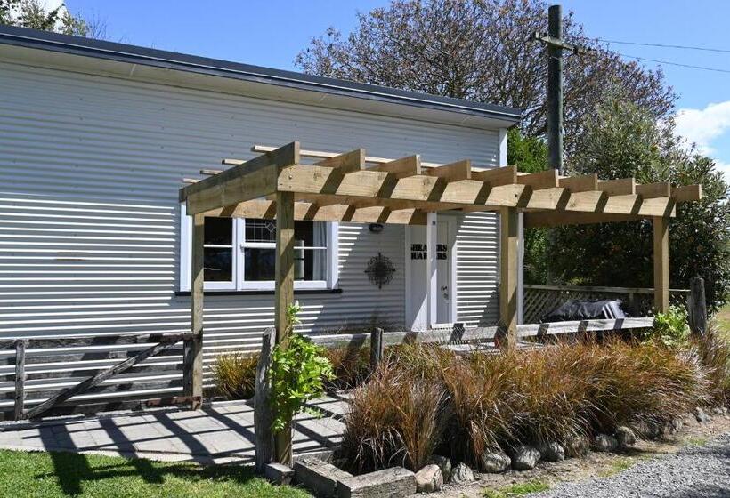 هتل St Leonards Vineyard Cottages