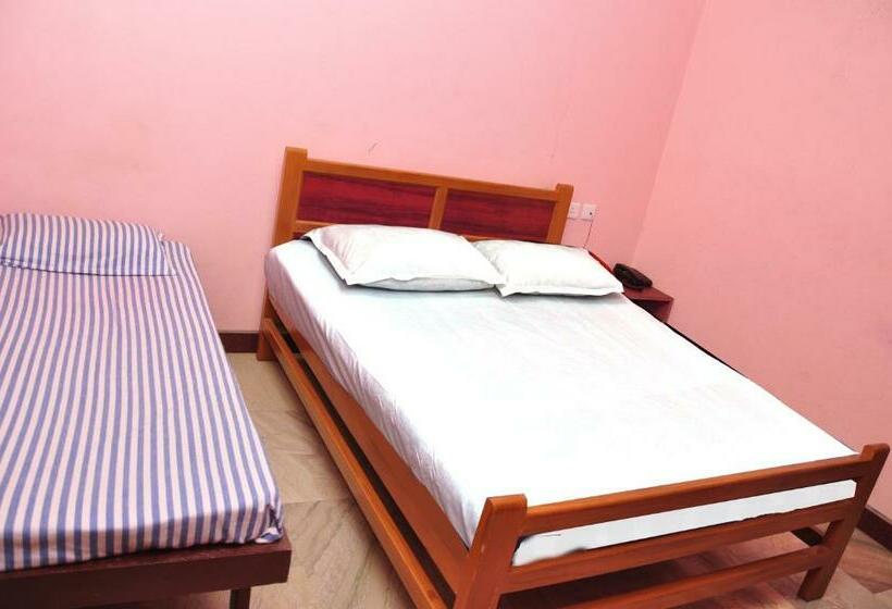 Общежитие Arunaachalaa Inn