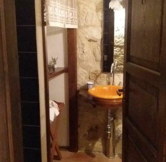 تختخواب و صبحانه La Casa Del Pittore Di Petralia