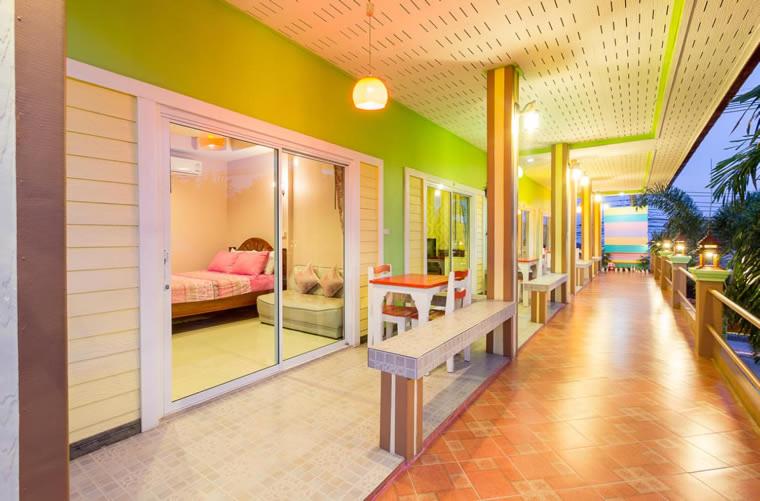 تختخواب و صبحانه Naengnoi Resort Kohlarn