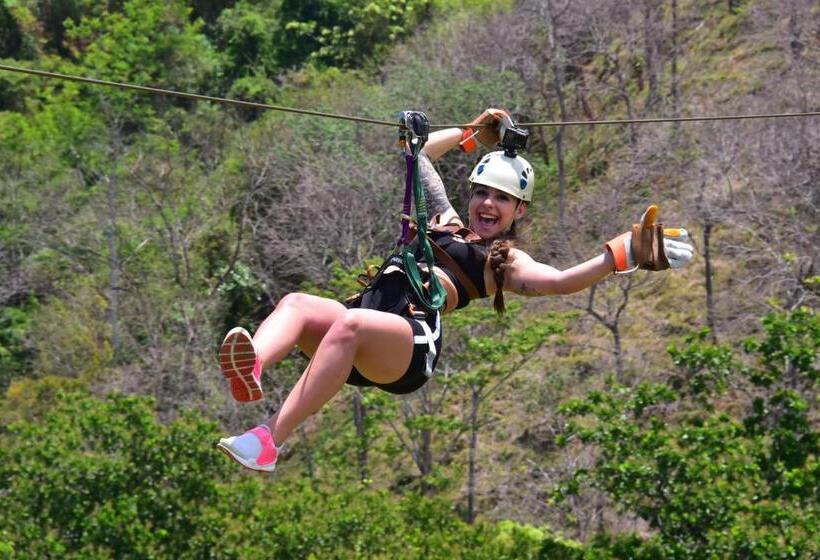 مبيت وإفطار Carara Adventure Park