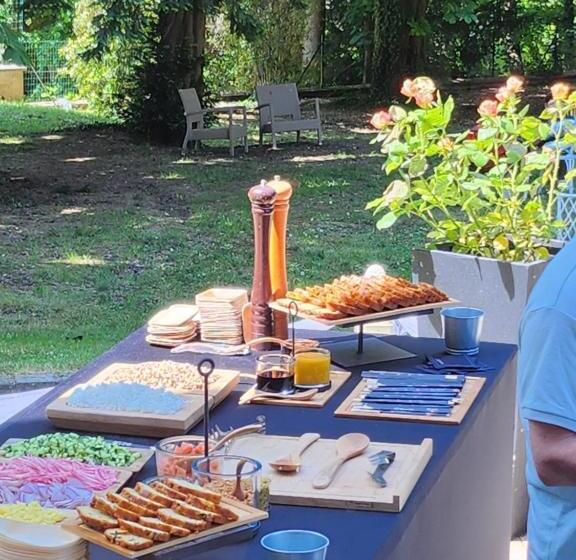 צימר Chateau De La Feuilleraie