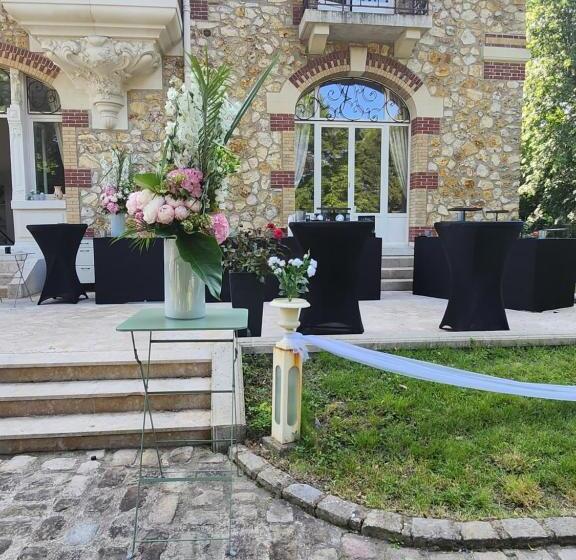 צימר Chateau De La Feuilleraie