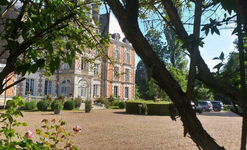 Bed and Breakfast Chateau De Rocheux