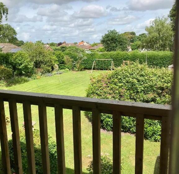 مبيت وإفطار High Mead