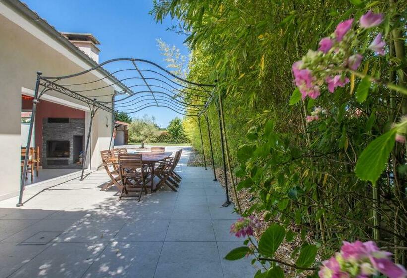 مبيت وإفطار Othil