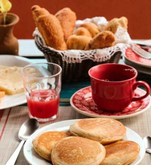 تختخواب و صبحانه Pousada Flor De Lena  Suíte Lírio  Icaraizinho