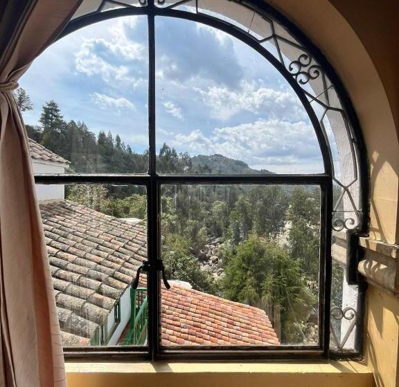 هتل Calicanto Real Cafe Museo