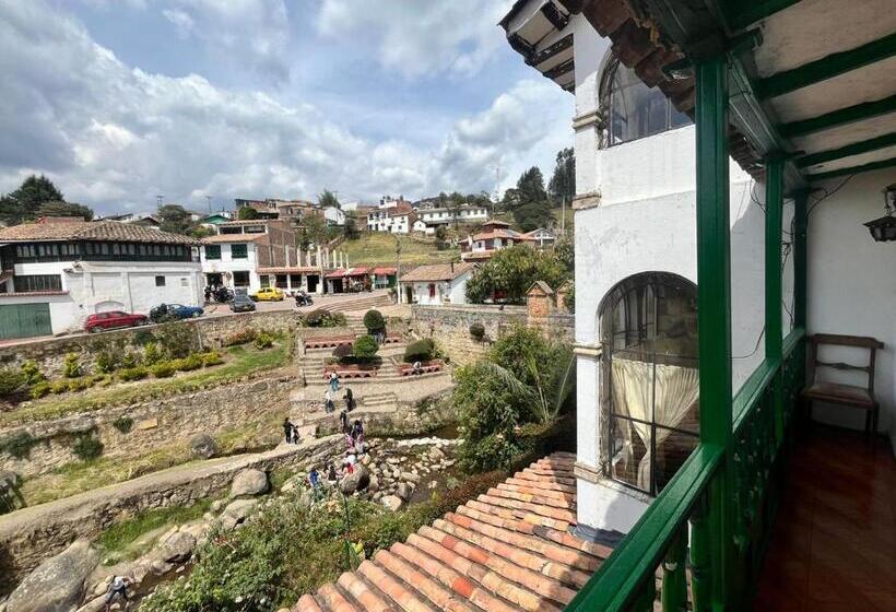 هتل Calicanto Real Cafe Museo