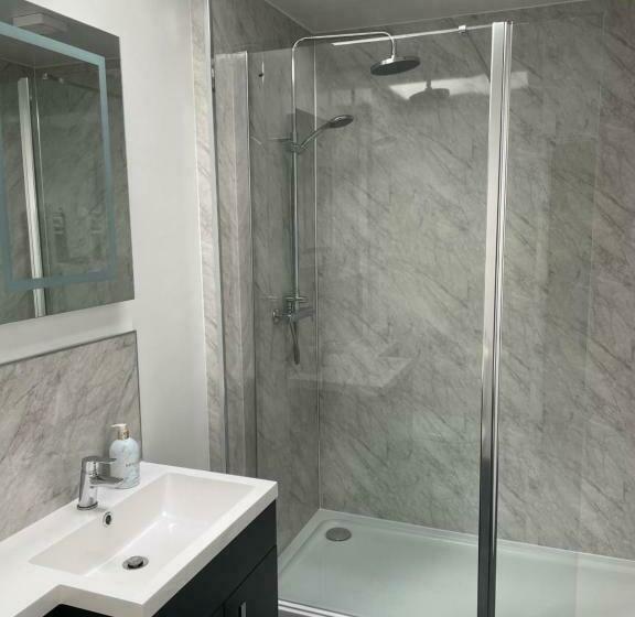 فندق على الطريق Tall Pines Lodges