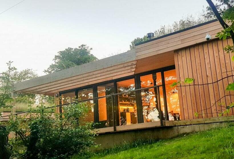 אתר נופש Whispering Waters Teesdale Lodges