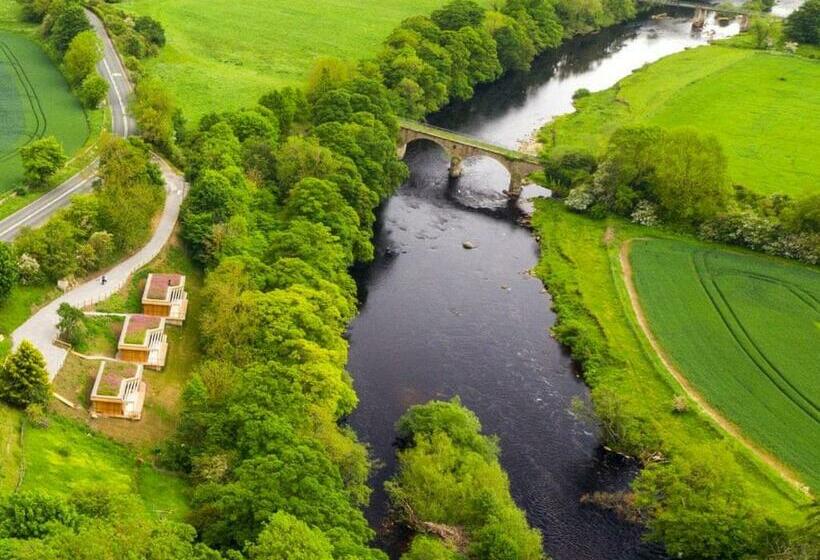 אתר נופש Whispering Waters Teesdale Lodges