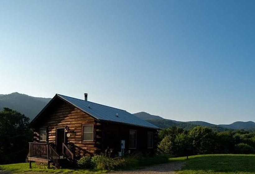 ベッドアンドブレックファースト Engadine Inn & Cabins