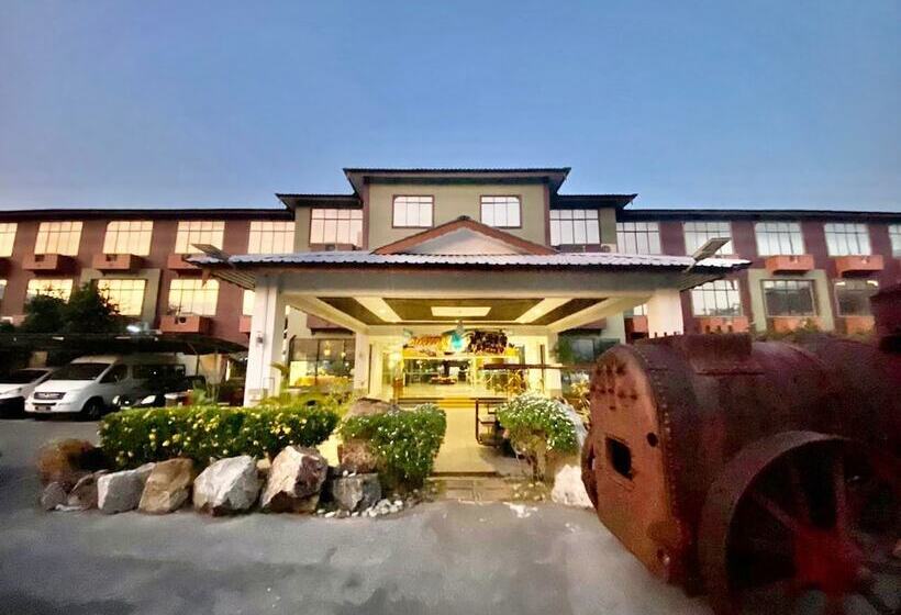 هتل De Baron Resort