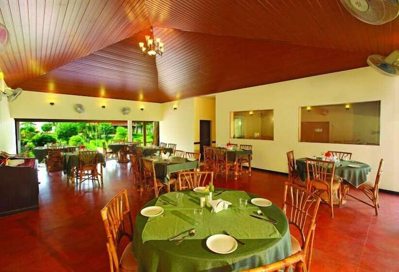 ホテル Leisure Vacations Goldfield Lake Resort
