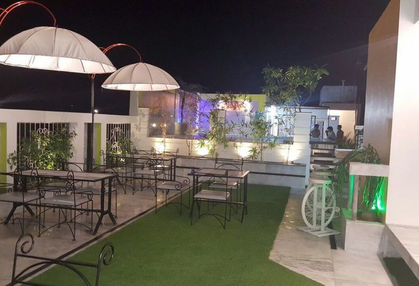 Hotelli Light House Agra By Park Tree