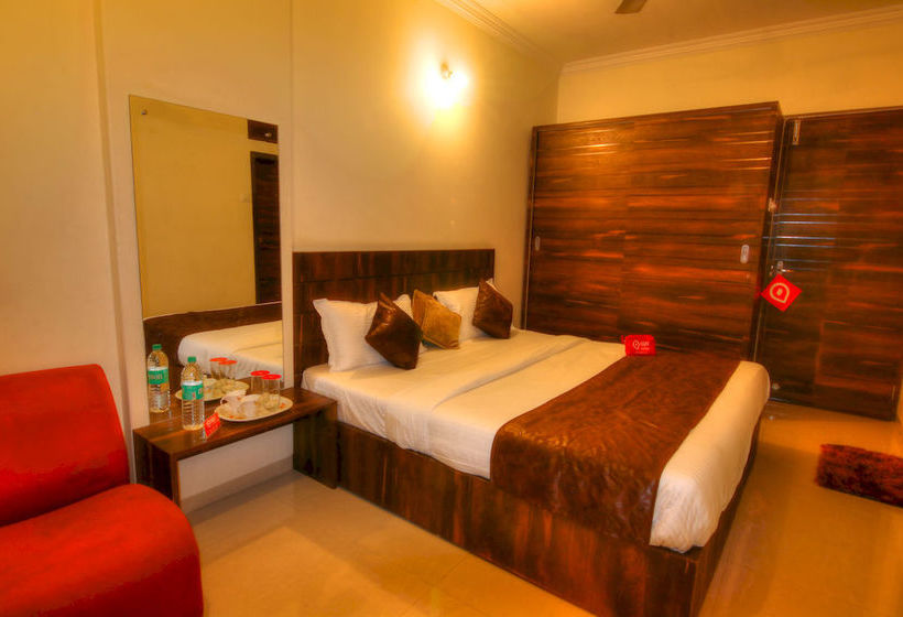 Hotel Oyo Premium Mumbai Sher E Punjab 186