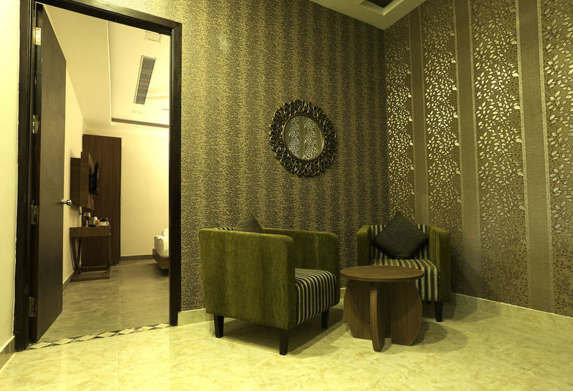 فندق Safari Park Resort