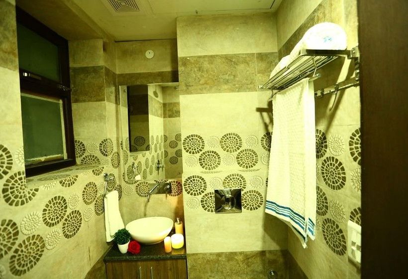 فندق Safari Park Resort