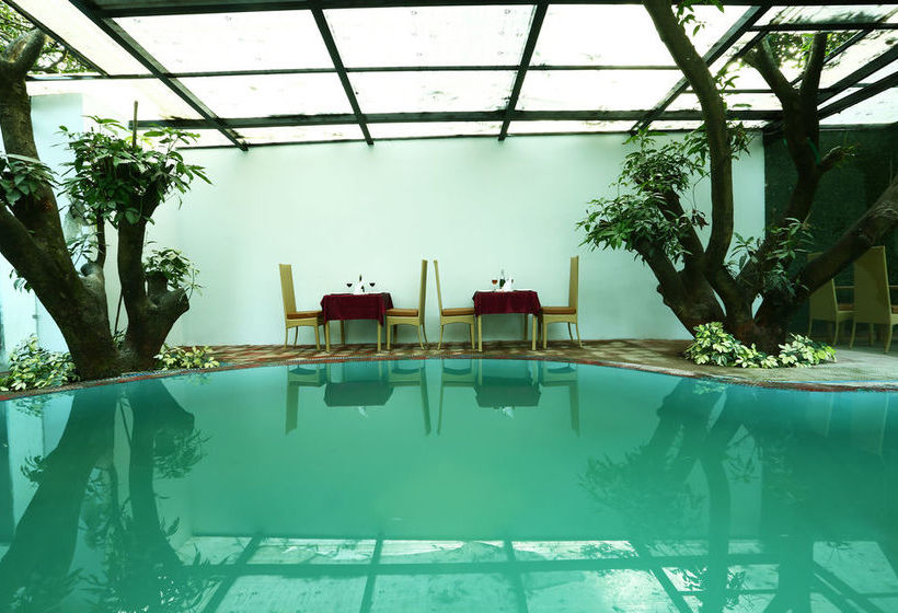 فندق Safari Park Resort