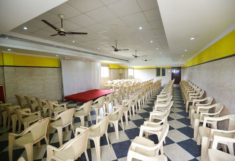 هتل Season 4 Residences   Teynampet Near Apollo Hospital ,balaji Dental, Us Consulate