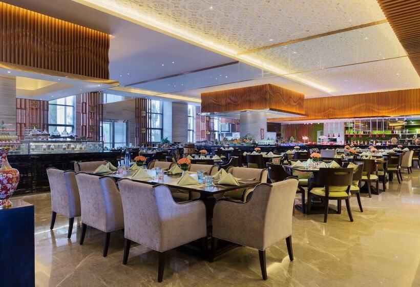 فندق Wanda Realm Chifeng