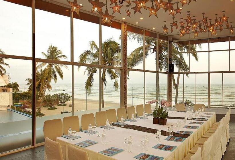 استراحتگاه Dhevan Dara Beach Villa Kuiburi