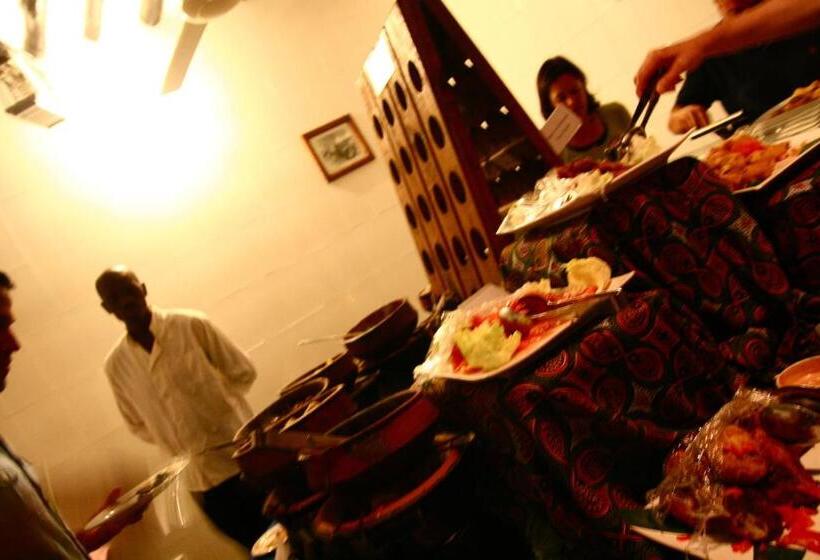 منتجع Mnarani Beach Cottages
