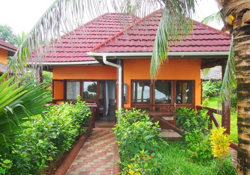 منتجع Mnarani Beach Cottages