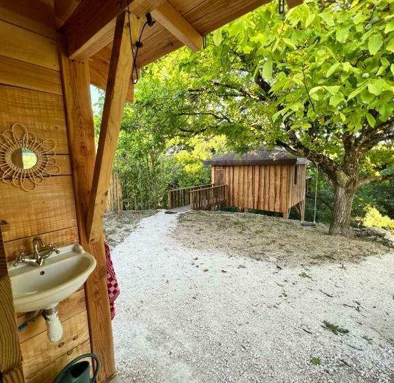 Bed and Breakfast Cabane Les Vertiges De La Moure