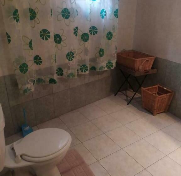 تختخواب و صبحانه Farmhouse Zebbug