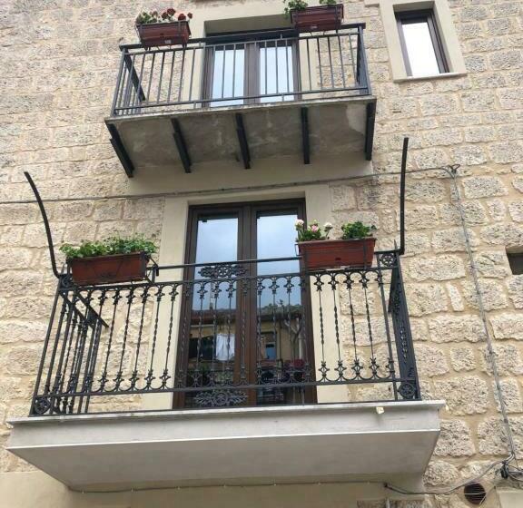 تختخواب و صبحانه La Casa Del Borgo